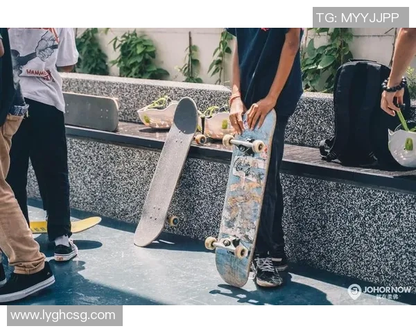 杨军独家分享滑板技巧与心得体会助你轻松掌握滑板运动的乐趣与挑战