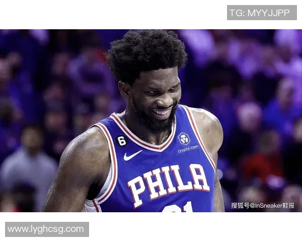 乔尔恩比德如何在NBA赛场上展现统治力与领导才能的传奇之路